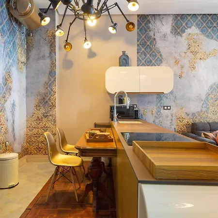Apartment Balcones De Larios: Beautiful Balconies Next To Plaza De La Constitucion Malaga